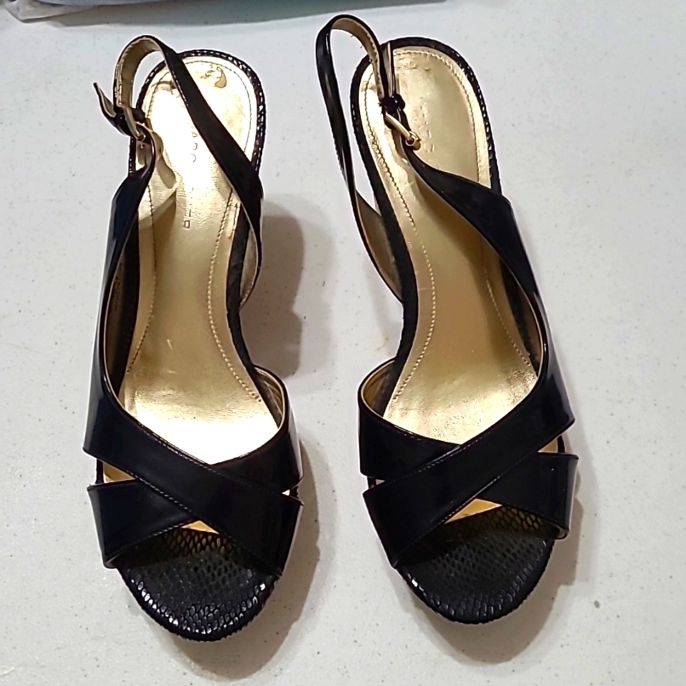 Marc Fisher black patent open-toe wedge sandals size 9.5 - Picture 2 of 11